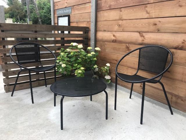ארס Hotel La Petite Auberge מראה חיצוני תמונה