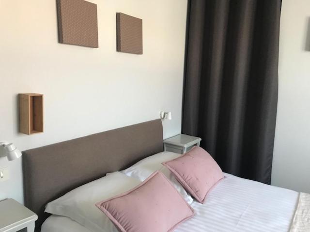 ארס Hotel La Petite Auberge מראה חיצוני תמונה